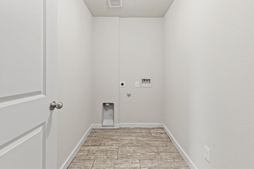 Parkway Village 02 - Residential Lease