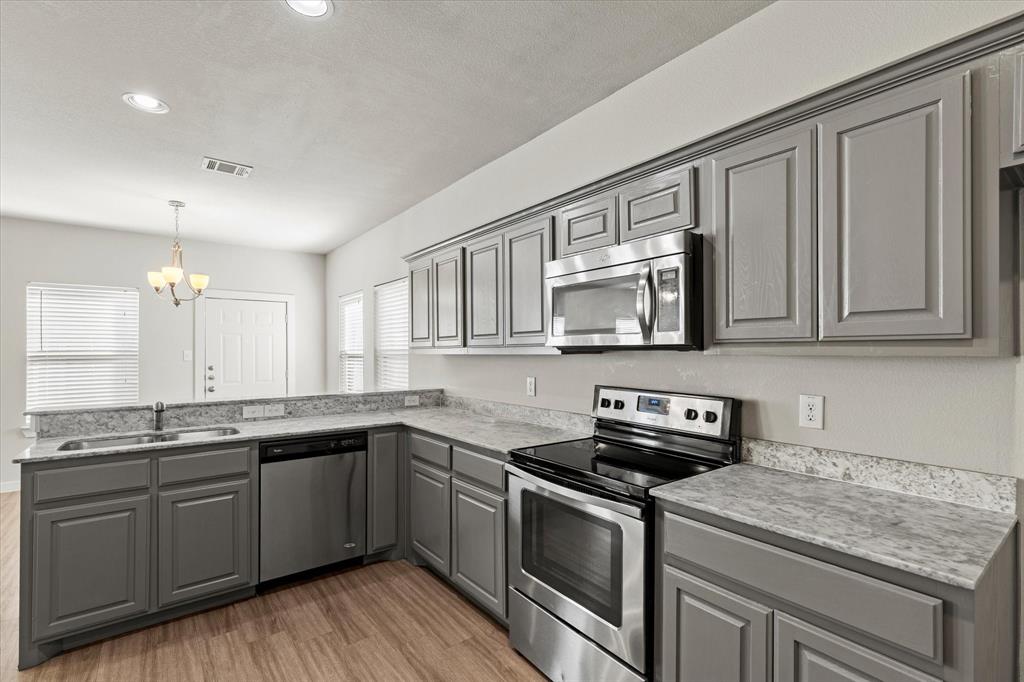 Parkway Village 02 - Residential Lease