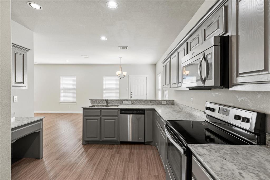 Parkway Village 02 - Residential Lease