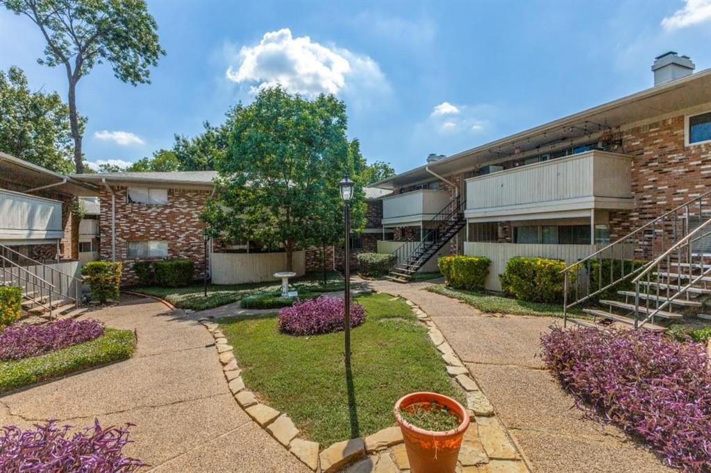 Royal Oaks Condo - Residential