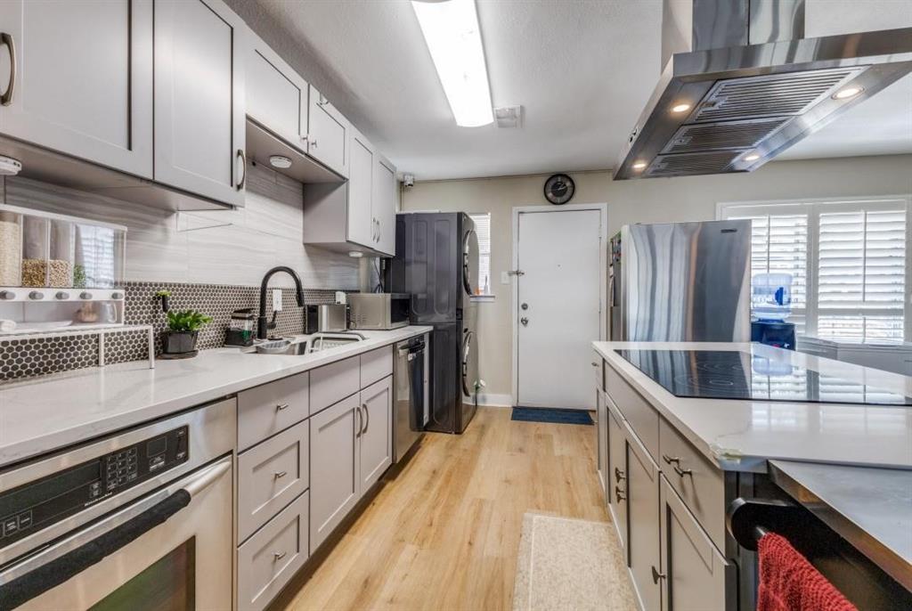 Royal Oaks Condo - Residential