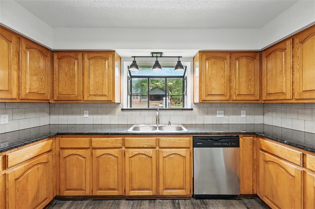 Denton, Texas 76201, United States, 3 Bedrooms Bedrooms, ,2 BathroomsBathrooms,Residential,Active,170709