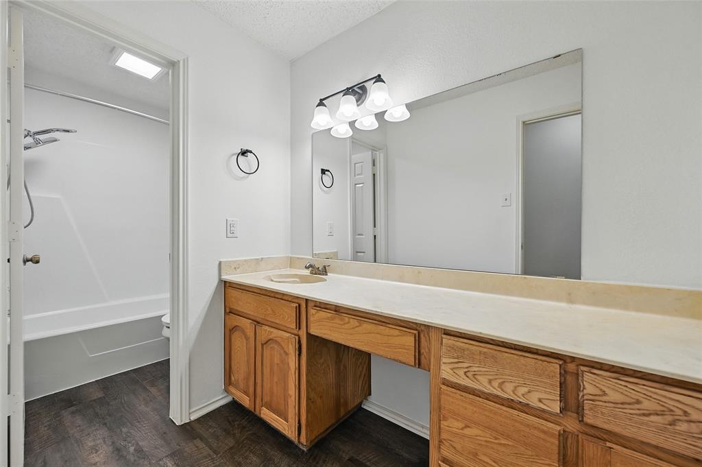 Denton, Texas 76201, United States, 3 Bedrooms Bedrooms, ,2 BathroomsBathrooms,Residential,Active,170709