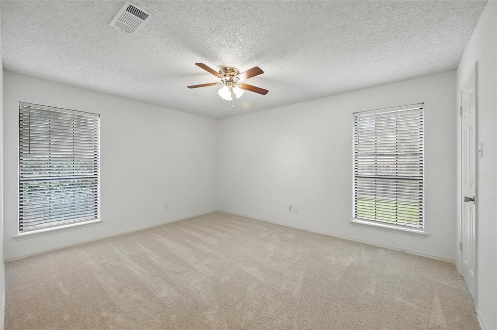 Denton, Texas 76201, United States, 3 Bedrooms Bedrooms, ,2 BathroomsBathrooms,Residential,Active,170709