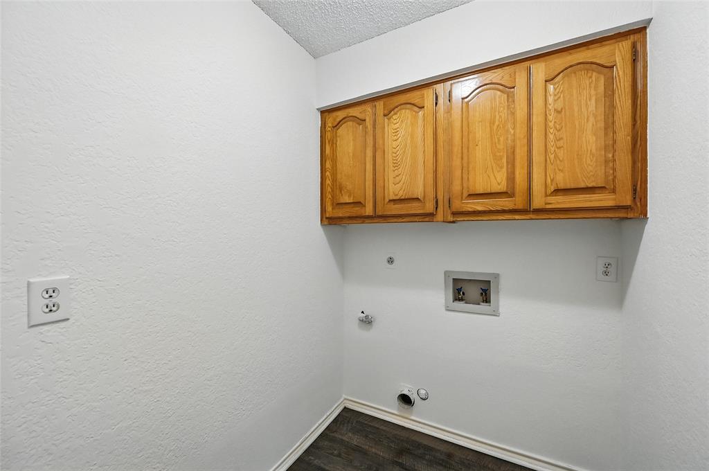 Denton, Texas 76201, United States, 3 Bedrooms Bedrooms, ,2 BathroomsBathrooms,Residential,Active,170709