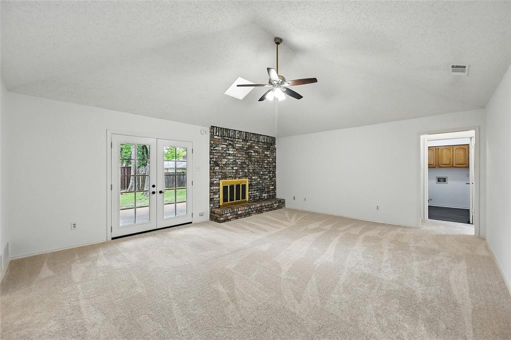 Denton, Texas 76201, United States, 3 Bedrooms Bedrooms, ,2 BathroomsBathrooms,Residential,Active,170709