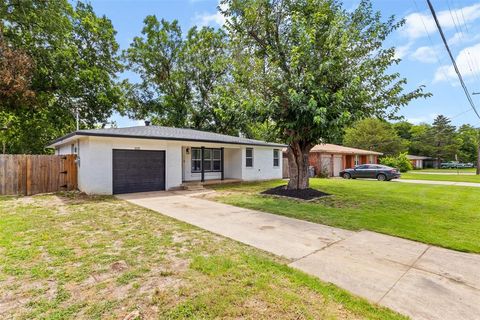 Photo of 1035 Warden Street, Benbrook, TX 76126 (MLS # 21210315)