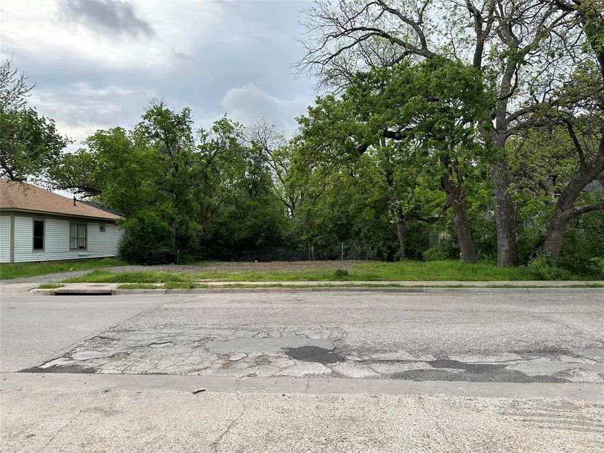 This Vacant Lot is suitable to build your dream home! Walking distance to the University of North Texas and near Denton Downtown Square. Zoned for MN - Mixed-Use Neighborhood. Buyer and Buyer Agent to verify all measurement and all information.