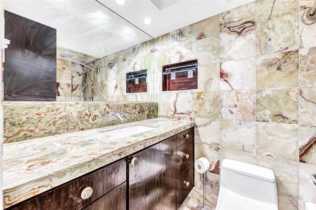 Twenty-One Turtle Crk Condo Projec - Residential