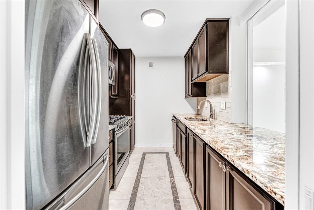 Twenty-One Turtle Crk Condo Projec - Residential