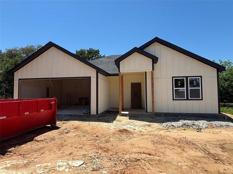 Photo of 413 Hickorywood, Azle, TX 76020 (MLS # 21275722)
