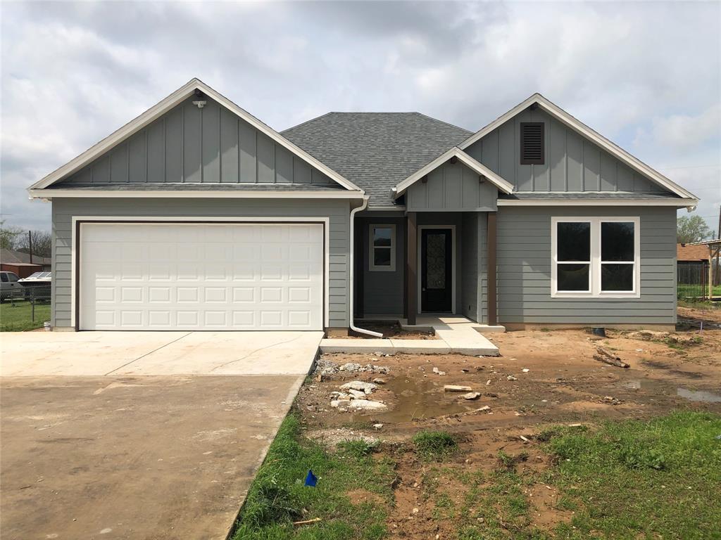 413 Hickorywood