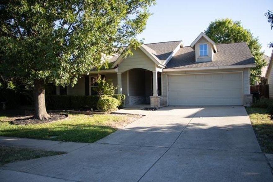 Open floor plan, updated and spacious home, offering over 1600 sq ft of comfortable living space. Recently upgraded with newly cleaned carpet in the bedrooms and Luxury Vinyl Plank wood flooring in the living room, this residence exudes a fresh and inviting ambiance from the moment you step inside.