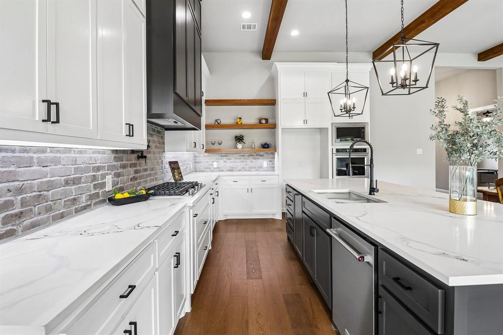 3080 Glen Oaks Drive