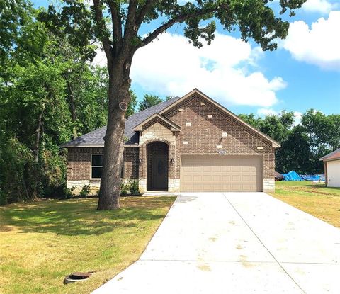 1820 Smoke Tree Lane Dallas TX 75253