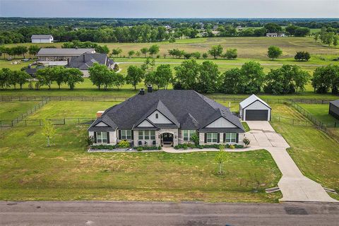 2413 Stable Pass Lane Van Alstyne TX 75495