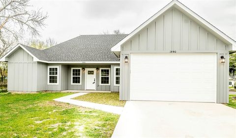 A home in Corsicana