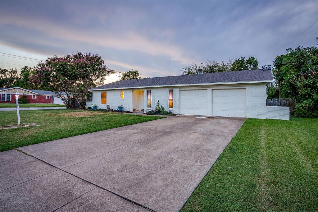 1132 John Reagan Street