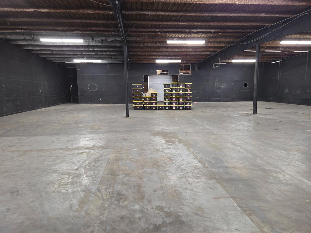 BREEZY HILL ADDITION - Commercial Sale