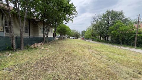 521 E 8th Street Dallas TX 75203