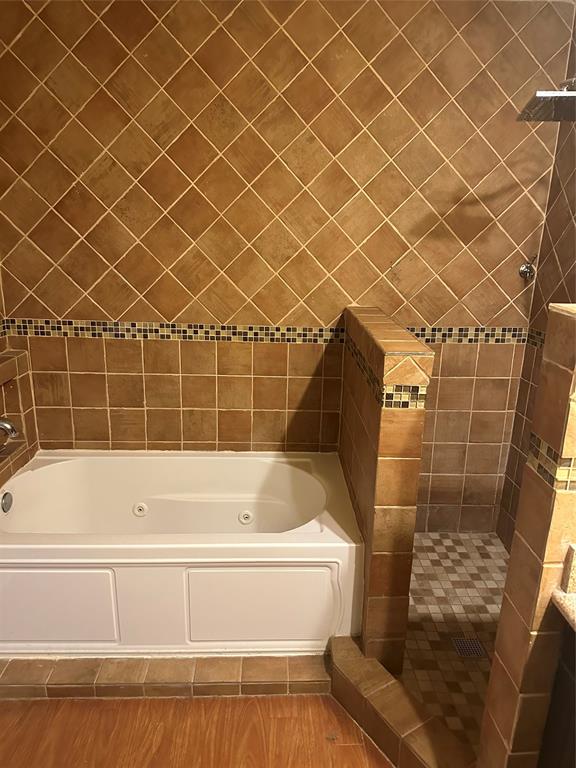 Cloisters Condo The - Residential