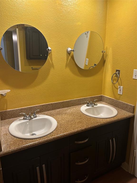 Cloisters Condo The - Residential