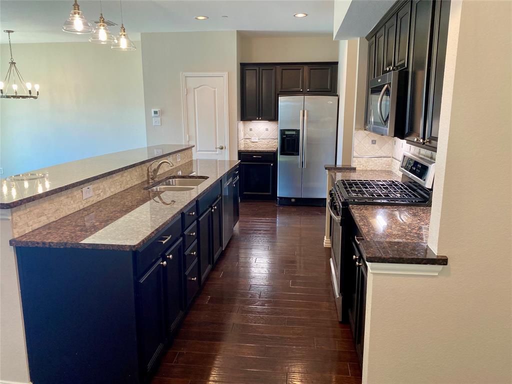 2332 Aspermont Way