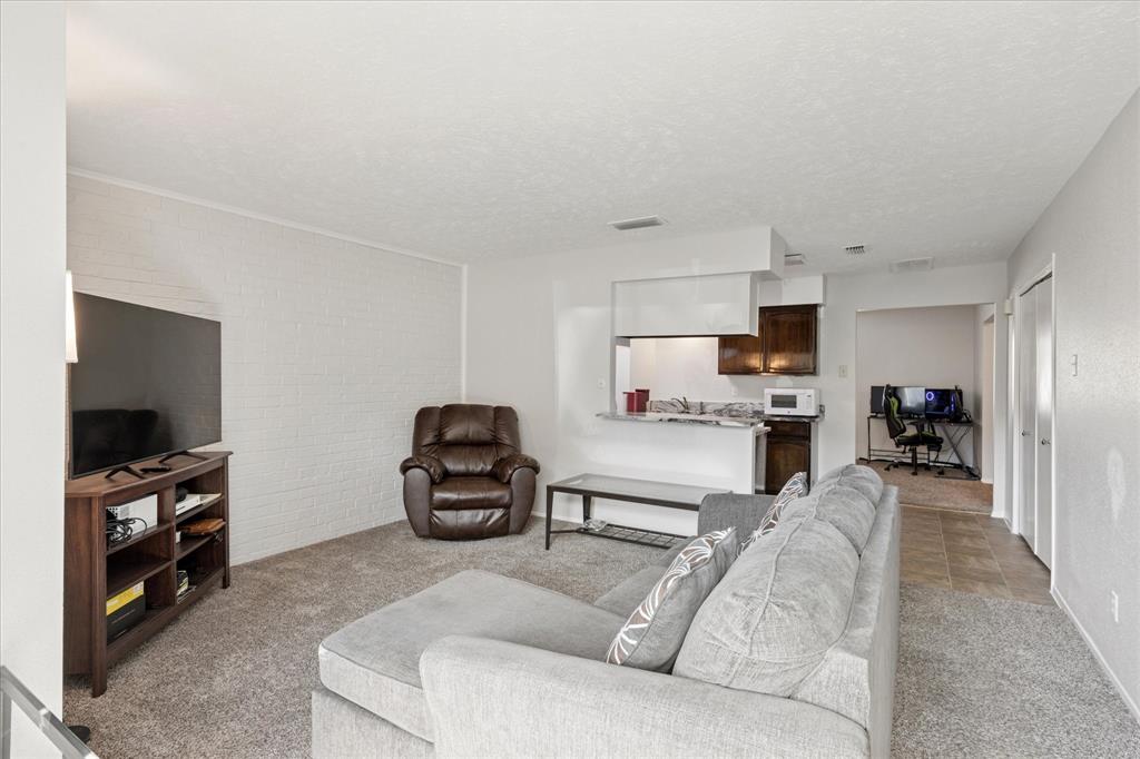 Mountain Crk Twnhses 02 - Residential