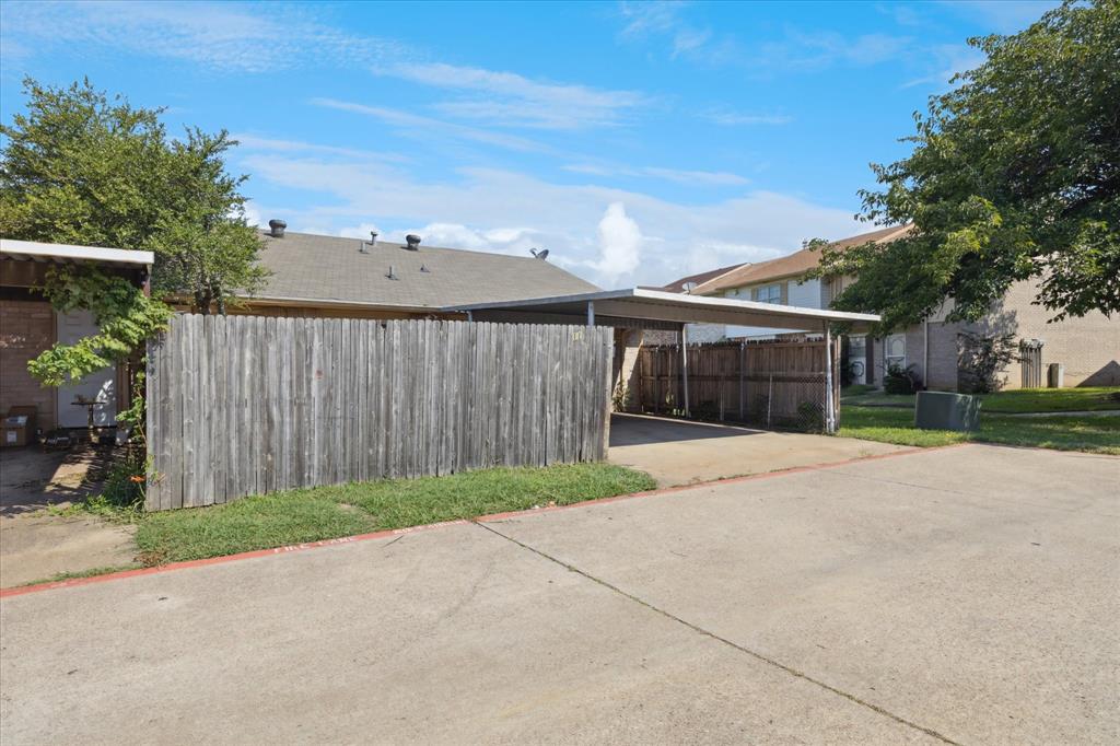 Mountain Crk Twnhses 02 - Residential