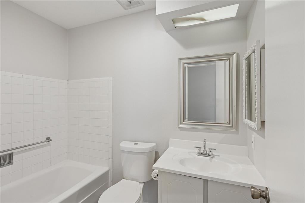 Mountain Crk Twnhses 02 - Residential