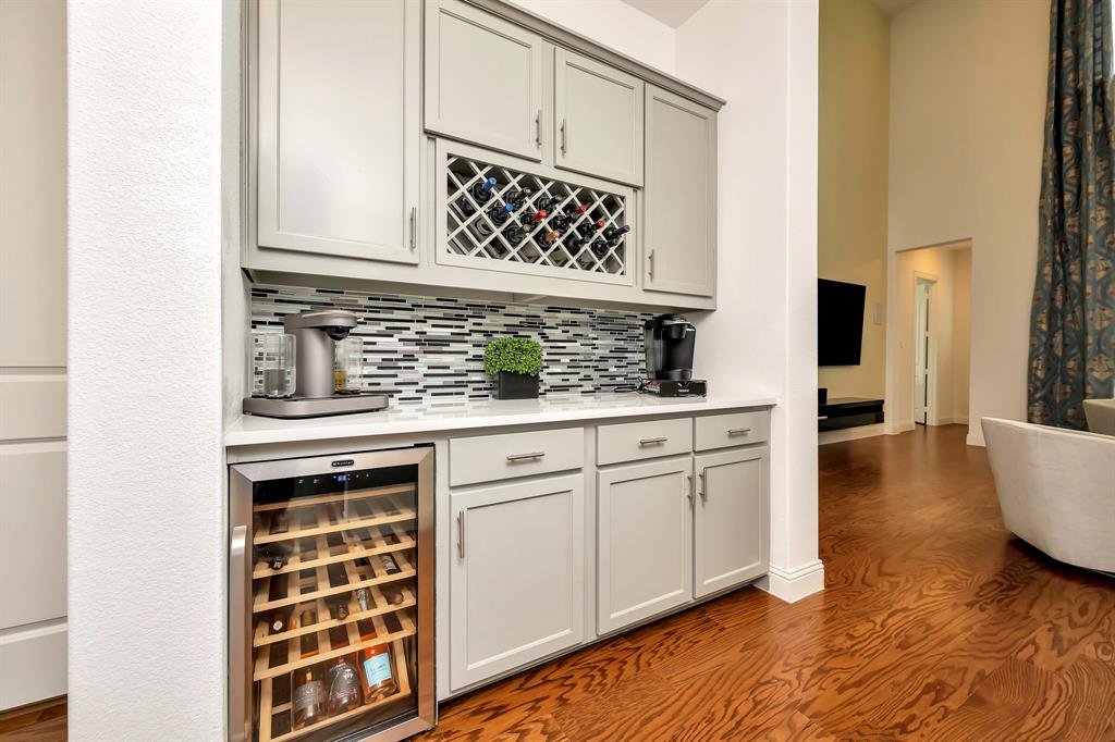 2203 Miranda Lane