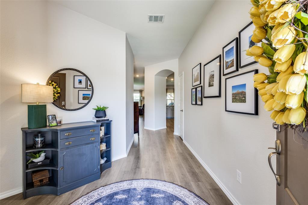 912 Crepe Myrtle Lane