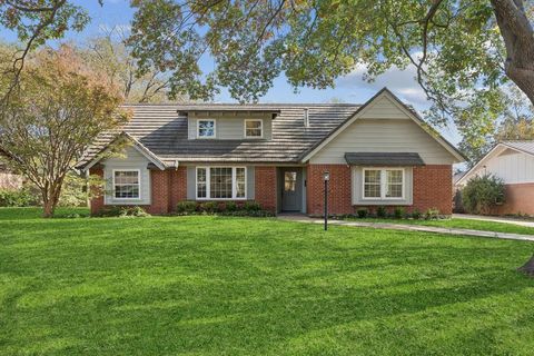 3905 Marys Creek Drive Benbrook TX 76116