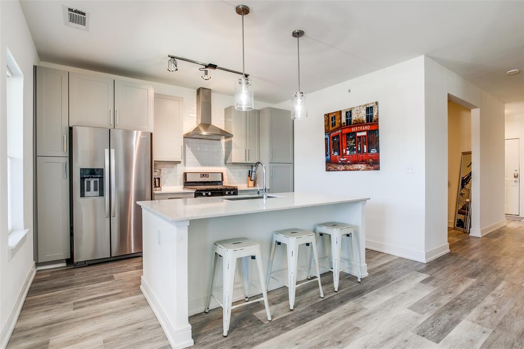 5710 Mccommas Boulevard 301