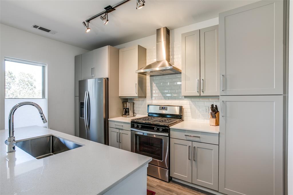 5710 Mccommas Boulevard 301