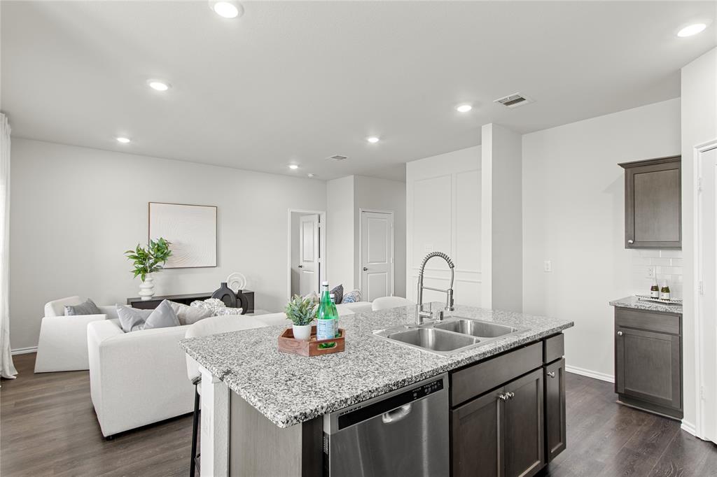 Magnolia Ph 5 - Residential