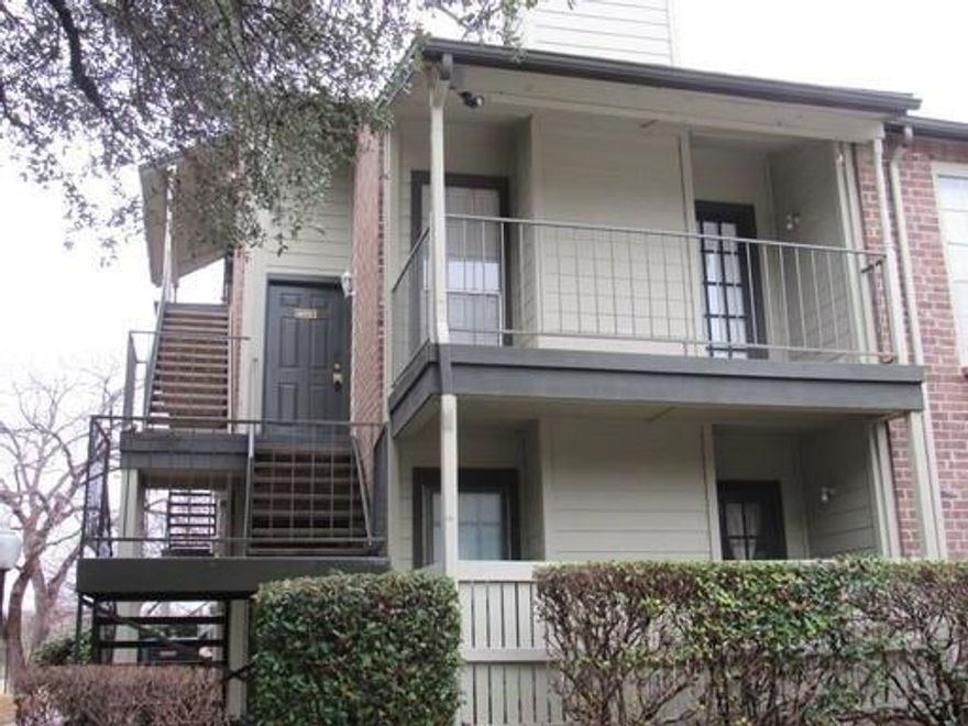 This well-maintained condo offers two bedrooms, each with its own en-suite bathroom for added privacy. Recent updates include fresh paint and flooring throughout, compliment the granite countertops in both bathrooms and the kitchen. Step outside to your private balcony and enjoy the added value of a new water heater installed in December 2025.