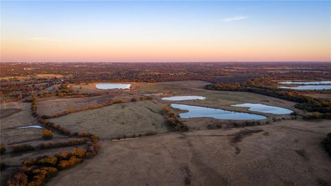 Photo of 124 Private Road 3209, Bridgeport, TX 76426 (MLS # 21206355)