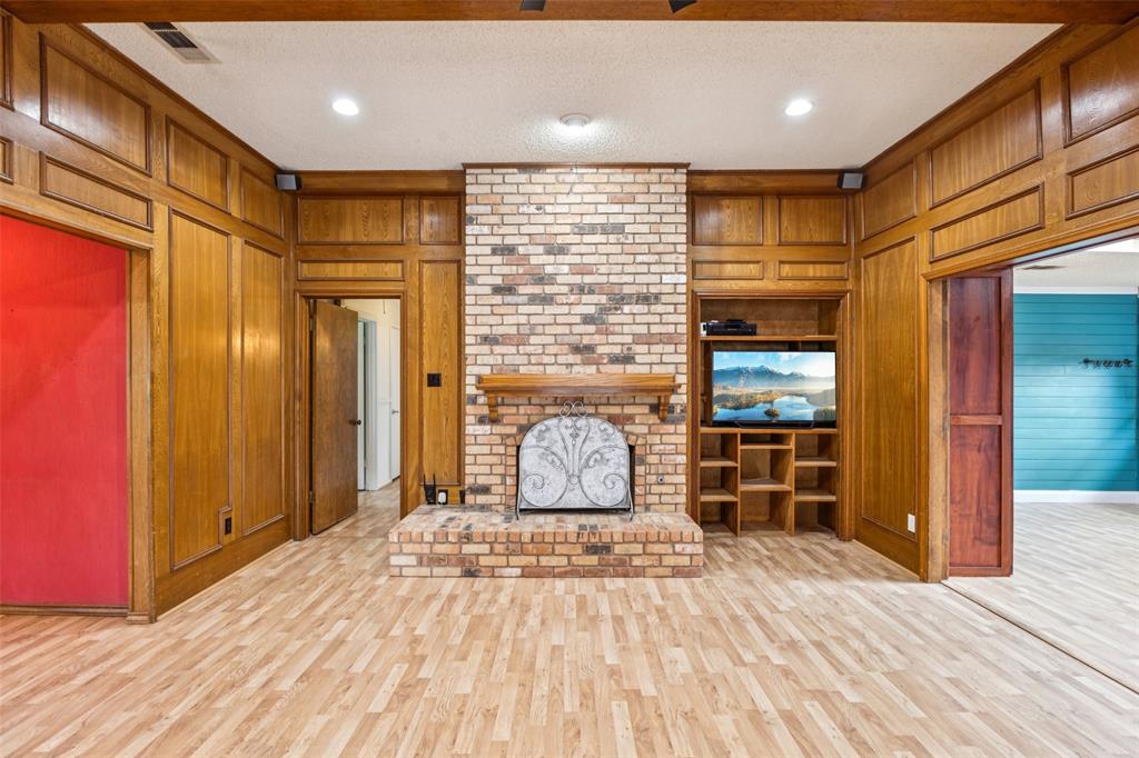 1712 Woodcreek Drive