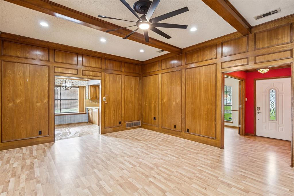 1712 Woodcreek Drive