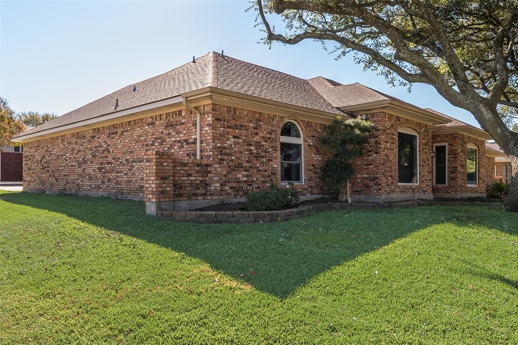 6102 Lakeshore Drive