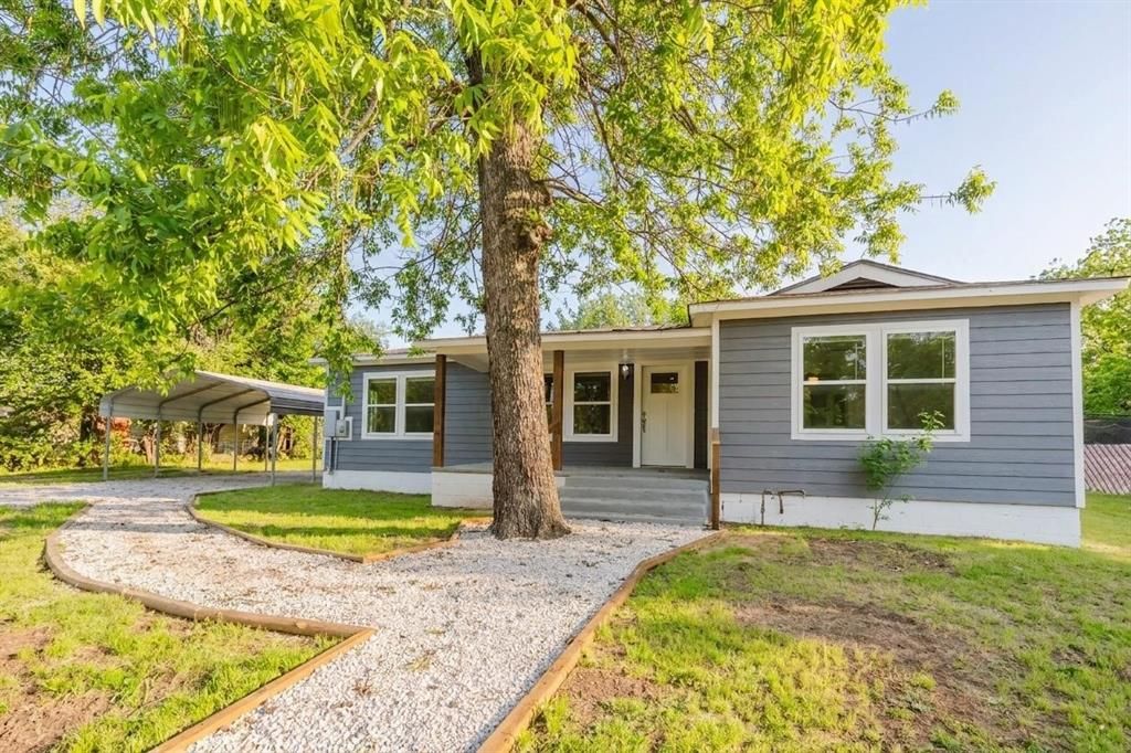 Photo of 524 W Roberts Street, Gorman, TX 76454 (MLS # 21252054)