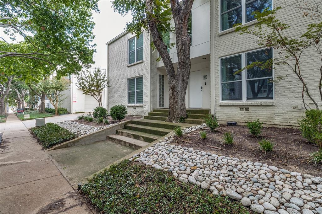 4122 Travis Street 13