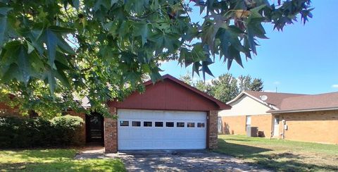 Photo of 309 Dorothy Orton, Hugo, OK 75743 (MLS # 21091158)