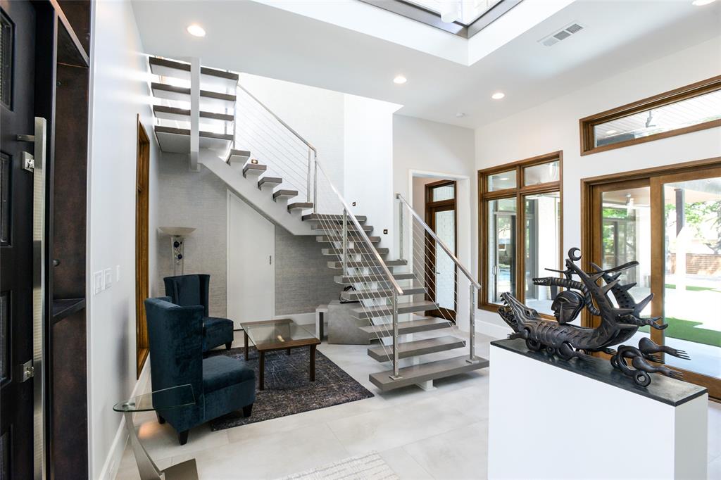 548 Oak Grove Lane