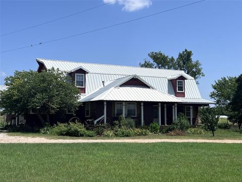 Photo of 706 County Road 4599, Boyd, TX 76023 (MLS # 21336857)