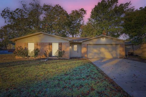 2801 Fairbrook Street Irving TX 75062