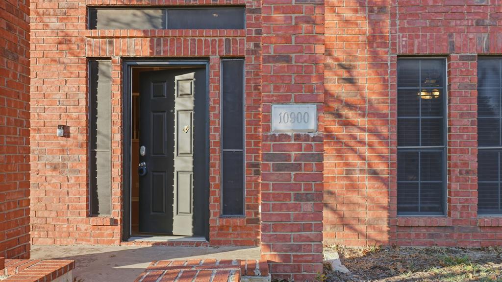 10900 Huntington Road