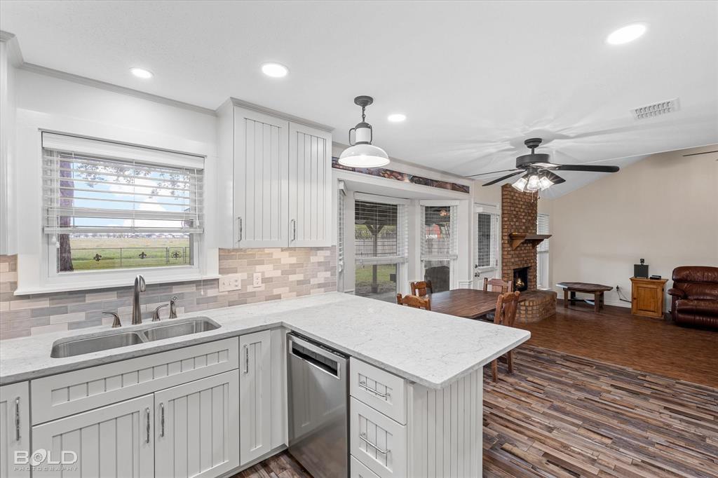 Bossier City, Louisiana 71111, United States, 3 Bedrooms Bedrooms, ,2 BathroomsBathrooms,Residential,Contingent,105637