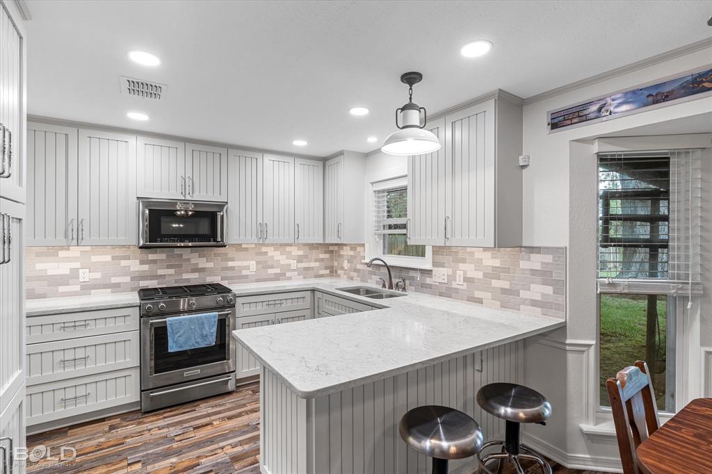 Bossier City, Louisiana 71111, United States, 3 Bedrooms Bedrooms, ,2 BathroomsBathrooms,Residential,Contingent,105637